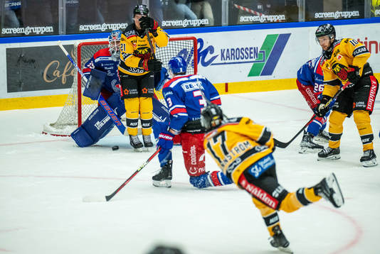 Oskarshamns målvakt Joe Cannata och Luleås Isac