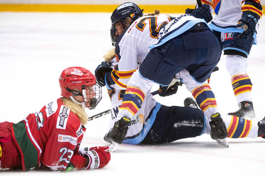 Djurgårdens Josefine Holmgren jublar