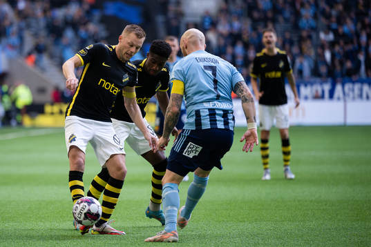 AIKs Sebastian Larsson och Djurgårdens Magnus Eriksson