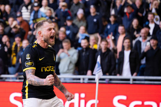 AIKs John Guidetti jublar