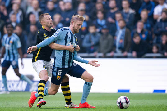 AIKs Sebastian Larsson och Djurgårdens Kalle Holmberg