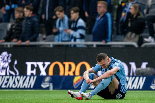 Djurgårdens Piotr Johansson deppar