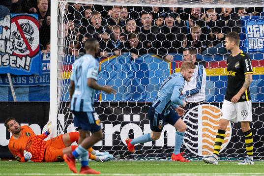 Djurgårdens Kalle Holmberg jublar
