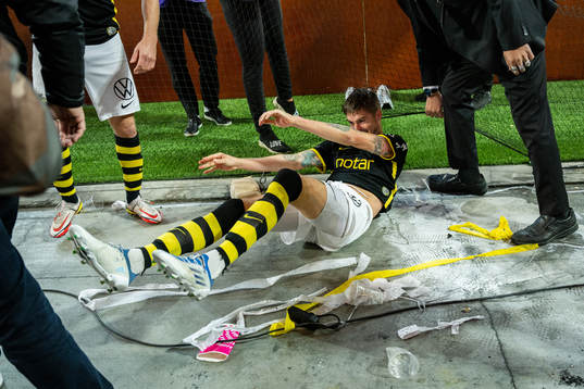 AIKs Mikael Lustig jublar