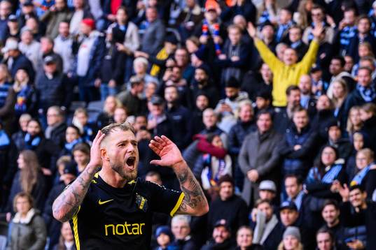 AIKs John Guidetti jublar