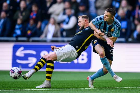 AIKs John Guidetti och Djurgårdens Piotr Johansson