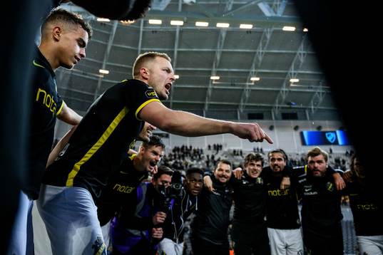 AIKs Sebastian Larsson jublar