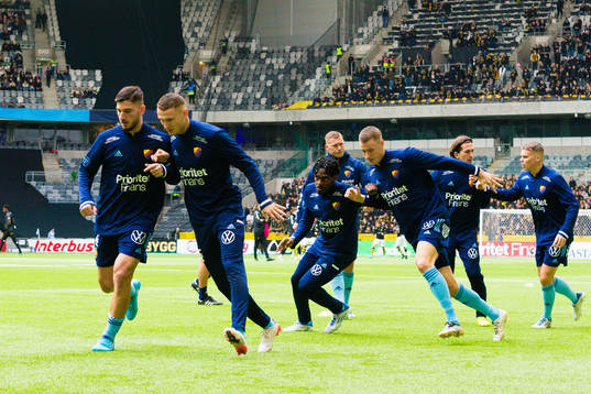 Djurgårdens Besard Sabovic och Piotr Johansson