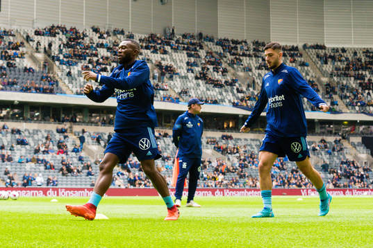 Djurgårdens Emmanuel Justin Rabby Banda och Besard Sabovic