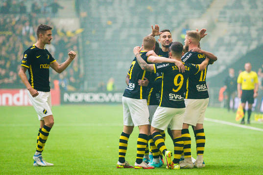 s John Guidetti jublar