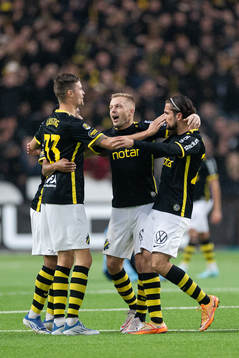 AIKs Mikael Lustig , Sebastian Larsson och Zachary