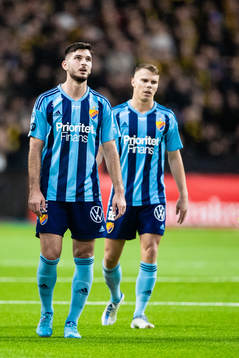 Djurgårdens Besard Sabovic och Elias Andersson deppar