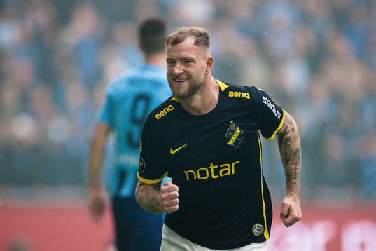 s John Guidetti jublar