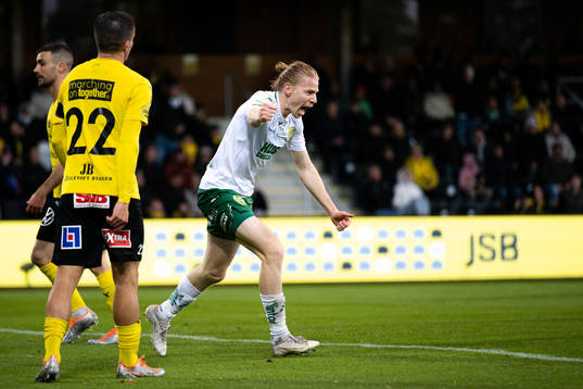 Hammarbys Gustav Ludwigson jublar