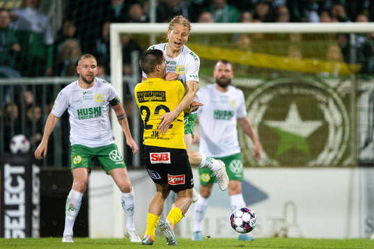 Hammarbys Gustav Ludwigson och Mjällbys Jesper Gustavsson