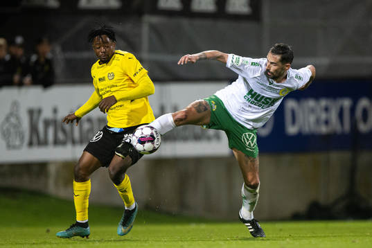 Mjällbys Azeez Temitope Yusuf och Hammarbys Loret Sadiku