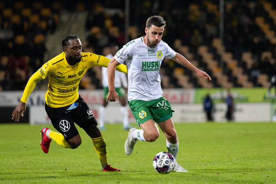 Mjällbys Heradi Rashidi och Hammarbys Jeppe Andersen