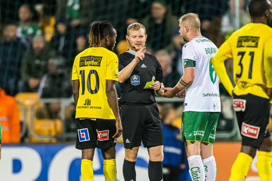 Mjällbys Mamudu Moro, Domare Fredrik Klitte och Hammarbys