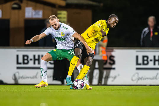 Mjällbys Silas Nwankwo och Hammarbys Veton Berisha