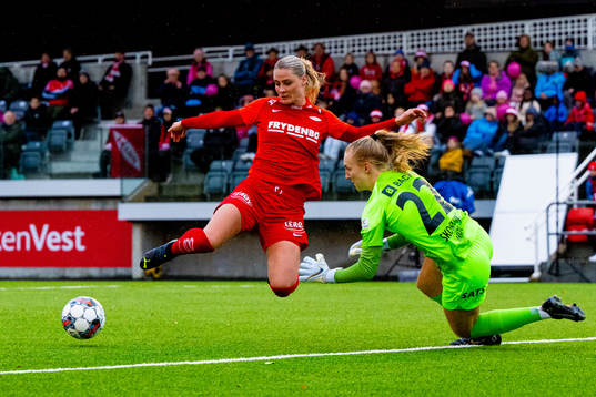 Svava Ros Gudmundsdottir of Brann and goalkeeper Sunniva