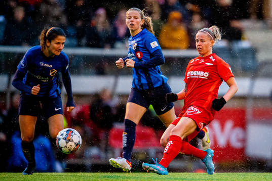 Justine Kvaleng Kielland of Stabæk and Therese Sessy