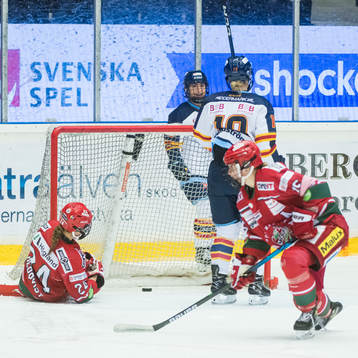 Djurgårdens Alice Östensson gör 2-4 målet och jobbar