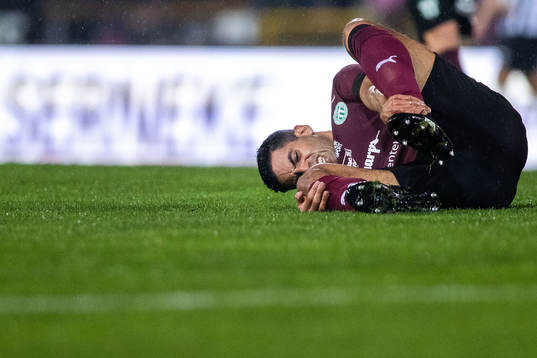 Västerås SKs Pedro Ribeiro har ont