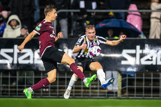 Västerås SKs Simon Gefvert och Landskronas Edvin Dahlqvist