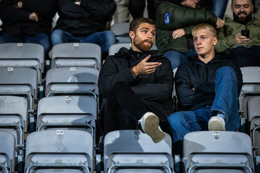 Landskronas Erik Hedenquist och Emil Lindman på läktaren