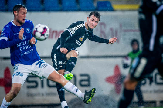 Örebros Noel Milleskog mot Trelleborgs Anton Tideman
