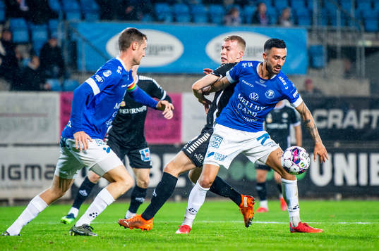 Örebros Valgeir Valgeirsson mot Trelleborgs Simon Amin