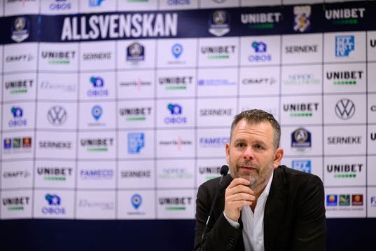 IFK Göteborgs tränare Mikael Stahre på en presskonferens