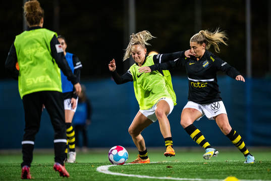 AIKs Agnes Nyberg och Remy Siemsen