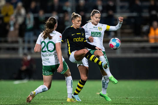 AIKs Remy Siemsen och Hammarbys Eva Nyström