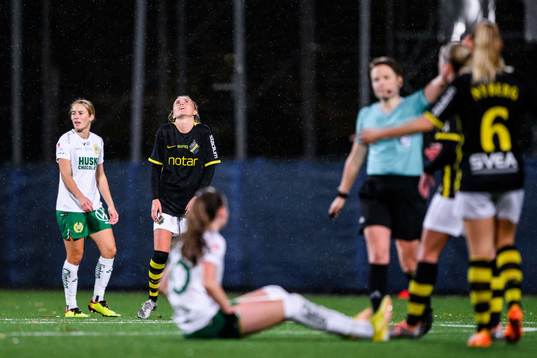 AIKs Adelisa Grabus reagerar på ett domslut