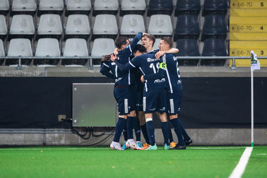 Utsiktens Jakob Hedenquist jublar medlagkamrater