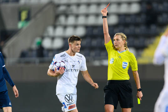 Domare Tess Olofsson