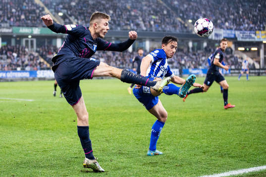 Malmö FFs Patriot Sejdiu och IFK Göteborgs Hussein Carneil