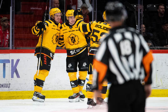 Skellefteås Elias Salomonsson jublar