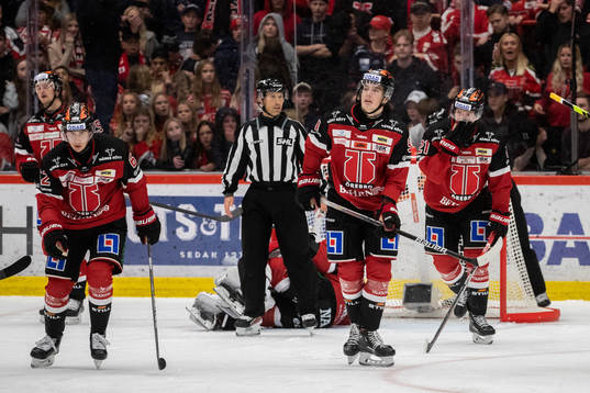 Örebros Robert Leino, Leo Carlsson och Linus Öberg deppar