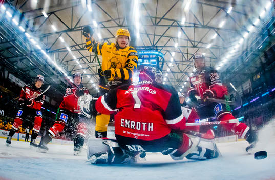 Skellefteås Jonathan Johnson gör 2-2 på Örebros