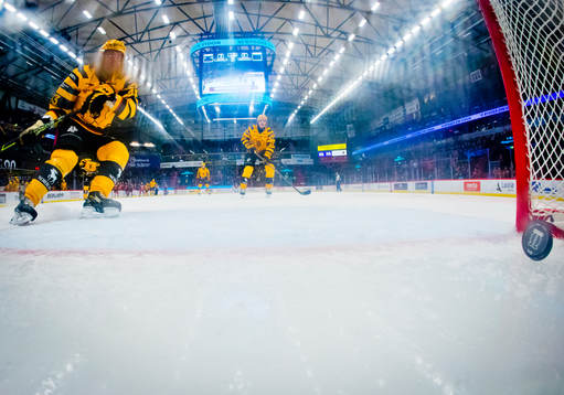 Örebro gör 6-3 i tom kasse