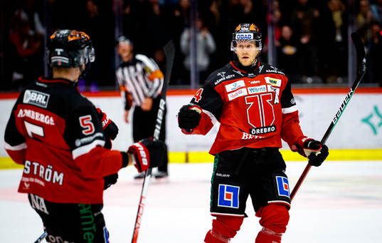Örebros Jani Lajunen gör 6-3 och jublar med Gustav