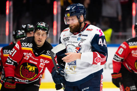 Linköpings Jonas Junland deppar