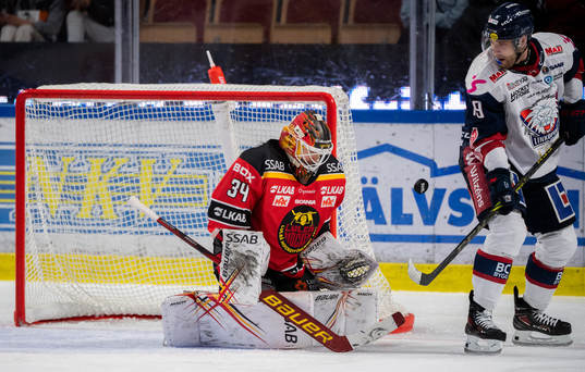 Luleås målvakt Joel Lassinantti och Linköpings Patrick