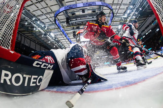 Linköpings målvakt Jesper Myrenberg och Luleås Isac