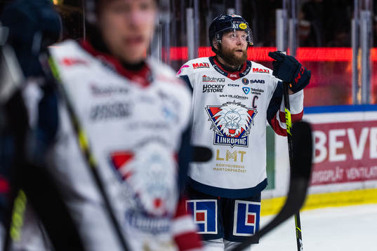 Linköpings Jonas Junland deppar