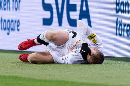 Häckens Simon Gustafson har ont