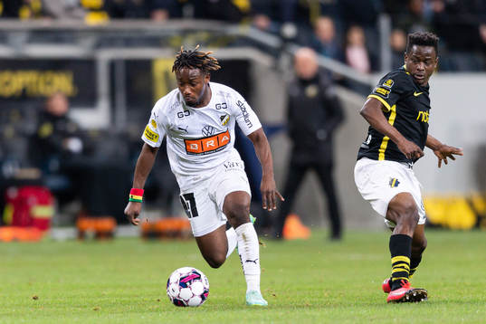 Häckens Ibrahim Sadiq och AIKs Erick Otieno Ouma