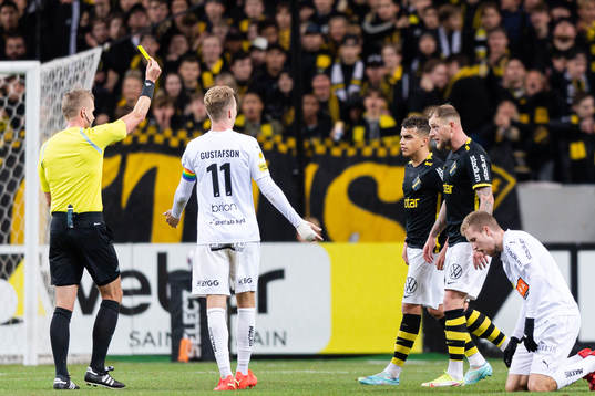AIKs Yasin Ayari och John Guidetti reagerar på domslut